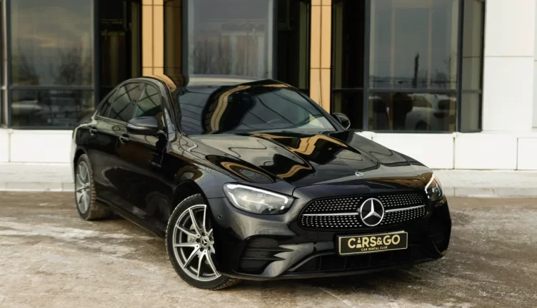 Mercedes-Benz E200 4MAT AMG