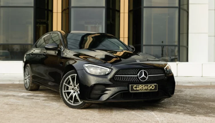 Mercedes-Benz E200 4MAT AMG