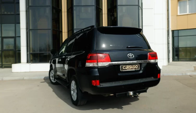 Toyota Land Cruiser 200