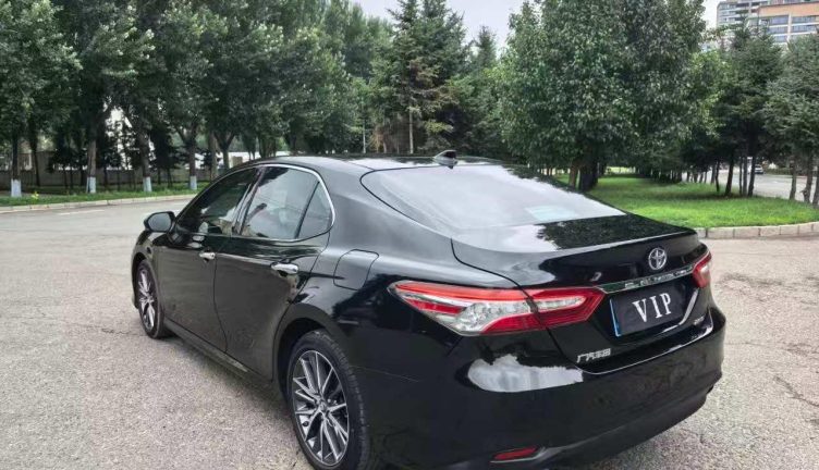 Toyota Camry v70